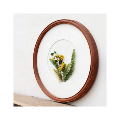 China High Quality Eco-Freindly Round Photo Frame Solid Wood Wall Hanging Display Frame for sale