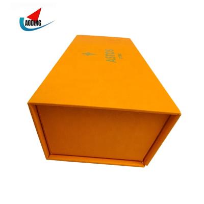 China Biodegradable Magnetic Closure Flap Lid Custom Gift Box Customized Cardboard Packaging Paper Box for sale