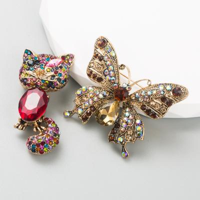 China DIY Jewelry Accessory Customized Bling Bling Pin Ladies Shiny Alloy Rhinestone Butterfly Brooch for sale