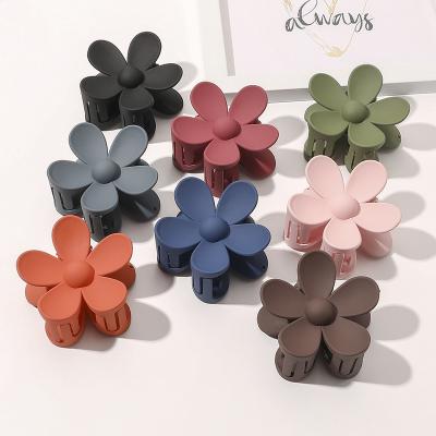 China European and American Style Shape 7cm CIO Amazon Hotsale Daisy Hair Clip Hair Accessories Flower Shape Plastic Hair Claw For Woman for sale