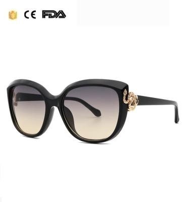 China Fashion sunglasses ready to ship special shape hot sale women ladies sunglasses for sale