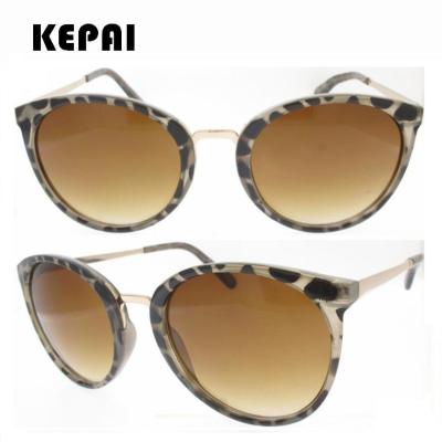 China Italy Oversized Plastic Design Fashion Sunglasses Variety Logo Wholesale Custom Sunglasses for sale