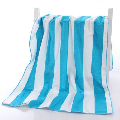 China Manufacturers Striped Beach Towel 100% Polyester Kid Safe Microfiber In Mesh Bag With Zipper Pocket for sale