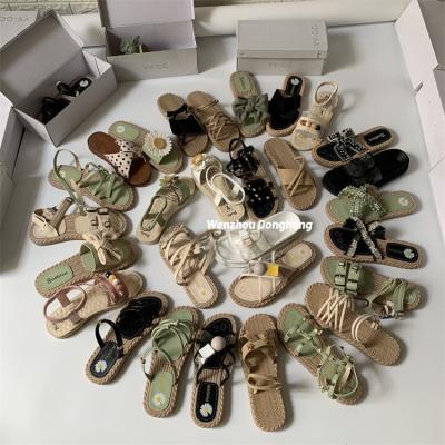 China Fashion Trend WH3241 PU Cross Strap Flat Sandals Wholesale Fasion Monogram Women PU Cross Flat Sandals for sale