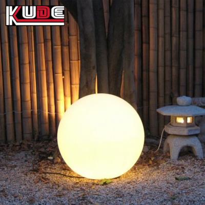 China 2020 Modern Garden Plastic Cheap PE Glowing Lighting Led Glow Ball for sale