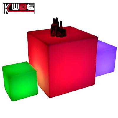 China Modern Plastic LED Glow Table Cube Design 40cm For Indoor Outdoor for sale