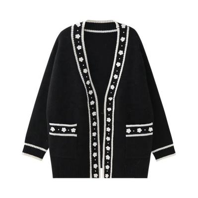 China 2021 women's anti-pilling fashion high quality design beaded color contrast knitted sweater cardigan for sale