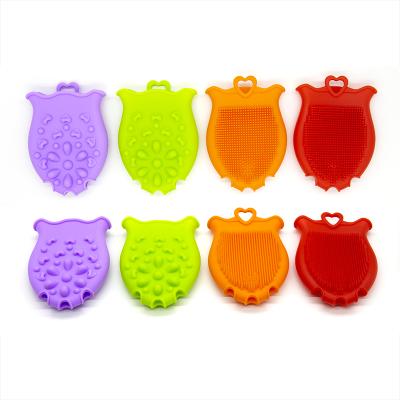 China EXFOLIATE Goldfish Bump Design Silicone Fashion Quick Foaming Multicolor Massage Bath Brush for sale