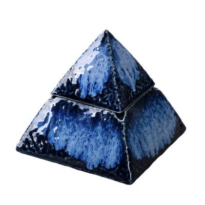 China Annual Best Selling Minimalist With Lid Pyramid Type Anti-fly Personality Trend Living Room Office Decoration Creative Home Ashtray for sale