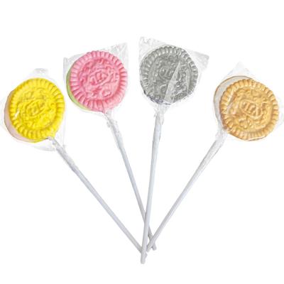 China Fruity Oreo Cookie Light Lollipop Hard Candy Stick for sale