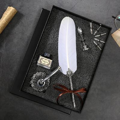 China High-end Halloween Decoration Christmas Atmosphere Feather Pen Calligraphy Gift Set Luxury Calligraphy Feather Pen for sale