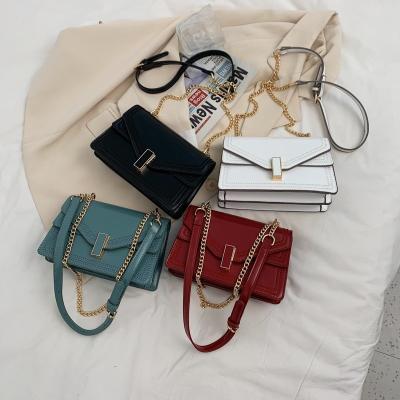 China Lady New Arrivals Small Chain Bags 2022 Women's Handbags Small Luxury Popular Ladies Famous Purses For Young Lady for sale