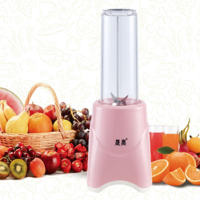 China Car Wholesale USB Blenders and Portable Fruit Squeezer Machine Juicer Cup Electronic Plastic for sale