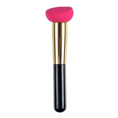 China 2021 Hot Sale Skin-friendly Color Foundation Light Pink Makeup Sponge With Black Handle for sale