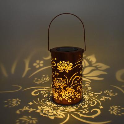 China Garden New Arrival Metal Hollow Out Solar Lantern Flower Shape Lotus Lantern Flower for sale