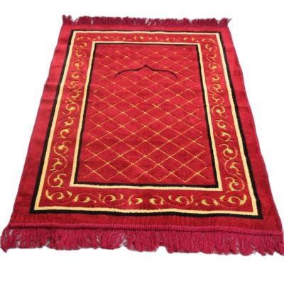 China Stain Ramadan Party Gift Resistant Velvet Mosque Accessories Latticework Traditional Pray Muslin Arabic Moving Prayer Mat for sale