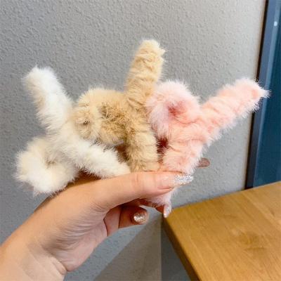 China Japan And Korean Style Faux Fur Fluffy Designers Big Hair Claws Cuts Fancy Fuzzy Plush Hair Accessories Women Colorful Plush Pin For Girls for sale