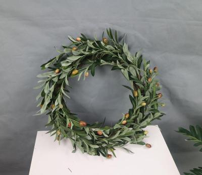 China High Quality Hot Sales 43cm Artificial Olive Branch Leaf Wreath Decorative Wreath With Fruit for sale