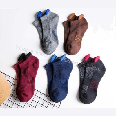 China Breathable Athletic Cycling Terry Sports Men Ankle Socks Gym Workout for sale