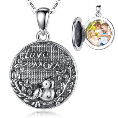 China Merryshine TRENDY Jewelry Memorial Round Shaped Sterling Silver Photo Locket Necklace For Mum for sale