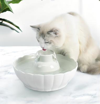 China Ultra Quiet Automatic Ceramic Pet Drinking Fountain , Best Way Plastic Water Fountains For Cats And Dogs Pet Water Dispenser for sale