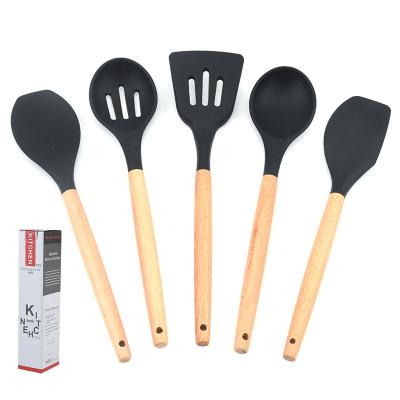 China 5PCS Sustainable Products Kitchen Tableware Silicone Kitchen Top Trending Cookware Set With Beech Wood Handle for sale