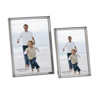 China Silver Plated Photo Frame Luxury Eco - Friendly Alloy Frame for sale