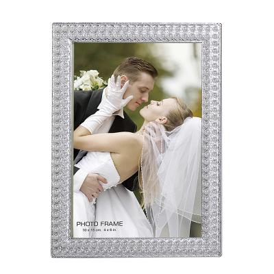 China Zinc Alloy Pearl Metal Photo Frames Picture Frames On Sale for sale