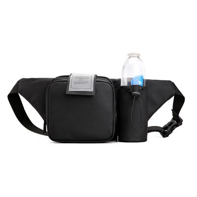 China 2021 New Outdoor Wear-Resisting Waterproof Dog Fanny Pack Waterproof Waist Bag Training With Bottle Holder for sale