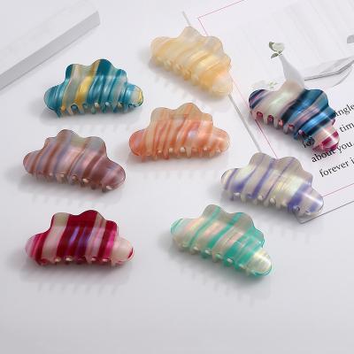 China Ladies Hair Decoration Extra Large Logo Resin Pearl Hair Claw Rabbit Pasterie Hair Claw for sale