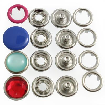 China Eco-friendly Wholesales Glossy Paint Color Snap Buttons Crotch Snaps For Babies Or Children Clothing Buttons en venta