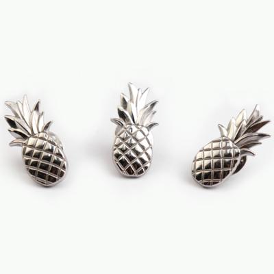 China New High Tenacity Fashion Metal Pineapple Shape Silver Custom Label Pin Badge for sale