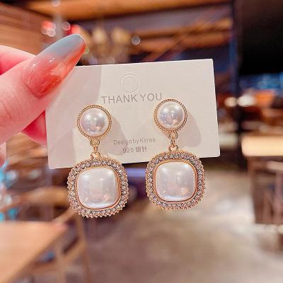 China CLASSIC Square Diamond Earrings Female Exquisite Earring Fashion Atmosphere Personality Pearl Ear Studs for sale