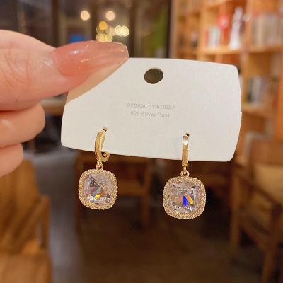 China Zircon Luxury Earrings Square Vintage Light Geometry Female Sense Of Earring Personality Fashion Luxury Ear Studs for sale