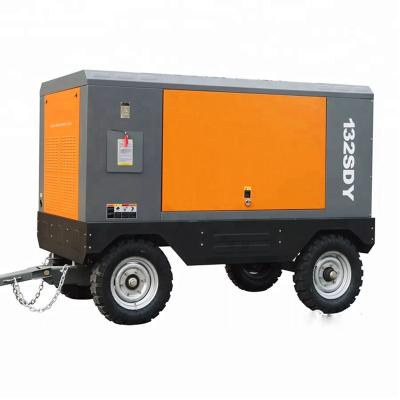 China 8 bar 250cfm lubricated portable diesel screw air compressor for mining for sale