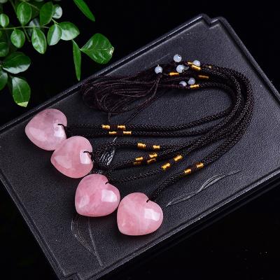 China Wholesale High Quality Europe Rose Quartz Crystal Pendant Rose Heart Shaped Pendant Necklace for sale