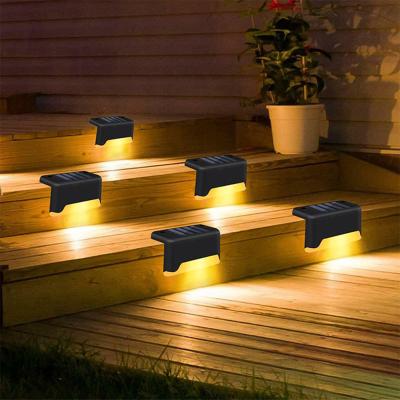 China Modern Outdoor Decoration LED Ladder Light Solar Garden Fence Light Stair Light for sale