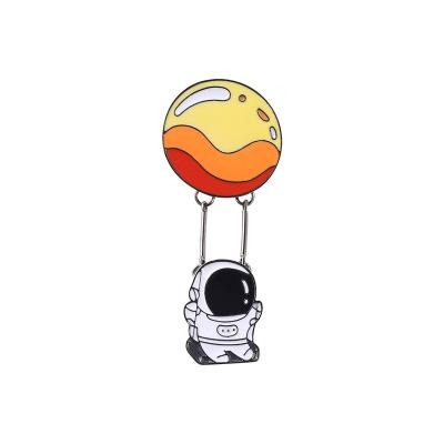 China Custom Metal Astronaut Soft Enamel Lapel Personalized Zinc Alloy Colored Pin Enamel Design Cartoon Metal Badge for sale