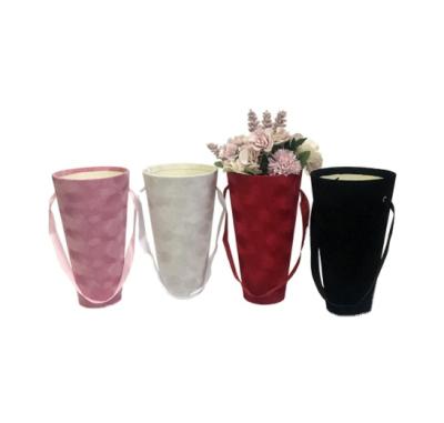 China Handmade Carry Velvet Popcorn Small Bucket Luxury Gift Hand Packaging Boxes With Handle for sale