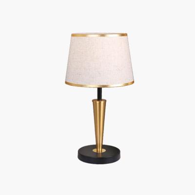 China Traditional Creative Simple Design Style Hotel Restaurant Gold Rustic Restaurant Table Lamp for sale