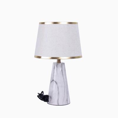 China Traditional best price contracted living room bedroom LED light material luxury creative decorative table lamp for sale