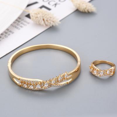 China 2020 Environmental Friendly New Crown Shape Bridal Jewelry Set Gold Plated Bracelet Rins Set Women Bracelet Weed Party for sale