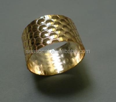 China Viable Wholesale Stock Fast Delivery Mesh Engraved Golden Napkin Rings Wedding Decoration Gift for sale