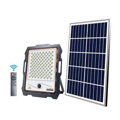 China Portable Waterproof High Brightness IP65 100W200W300W400W High Brightness Remote Control Camera Motion Solar Flood Light for sale