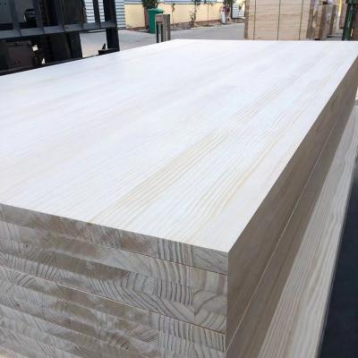 China Solid Wood Panel Pine Timber Glue Joint Panel in Traditional Design 6-35mm Thickness for sale