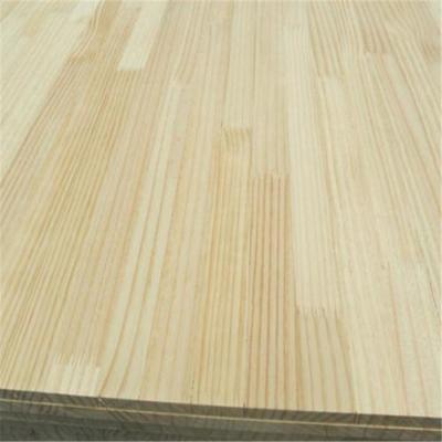 China Finger Joint Board Pine Wood With Natural Color 300-2500m Length for sale