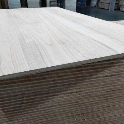 China Natural Color Multi-Layer Solid Wood Panels Three Layer Paulownia Board for Doors for sale