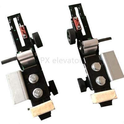 China Scandinavian WEIGHT elevator parts door lock /close open the door gateball bracket center departure /side opening door lock the hook door for sale