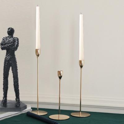 China Home Decoration Rose Metal Wedding Decoration Candlelight Gold Candlesticks Candle Holder Stand Luxury Romantic Metal Decorative Candlestick Holder for sale