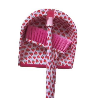 China Home Printed Long Handle Dustpan with Broom Floor Brush and Shovel Folding Dustpan for sale